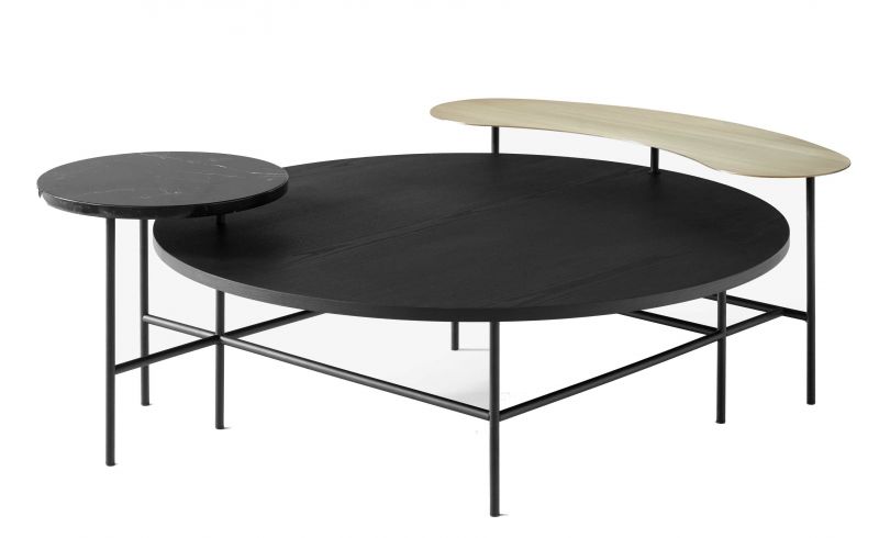 AndTradition Palette Table JH25: Couchtisch mit schwarzer Tischplatte, Marmor-Akzent und hellem Holzdetail. Modernes Design.